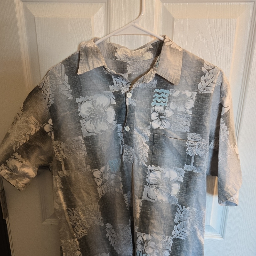 Vintage Hawaiian Gray Floral Button-Up Shirt